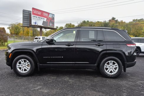 Certified 2023 Jeep Grand Cherokee Laredo w/ Luxury Tech Group I image 7