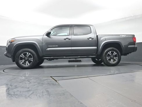 Certified 2017 Toyota Tacoma TRD Sport image 34
