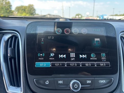 Used 2016 Chevrolet Malibu LT image 25
