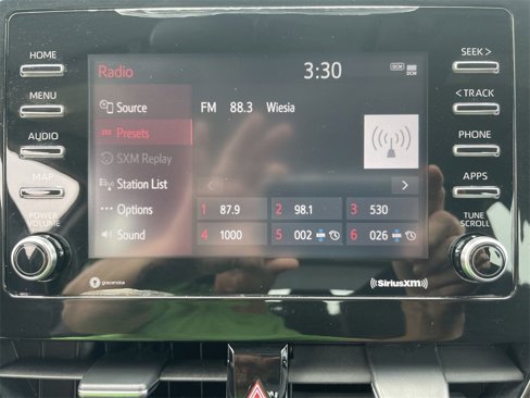 Used 2022 Toyota Camry SE image 8