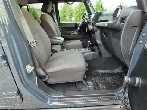 Used 2018 Jeep Wrangler Unlimited Sport image 32