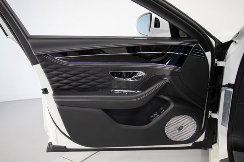 Used 2021 Bentley Flying Spur V8 image 35