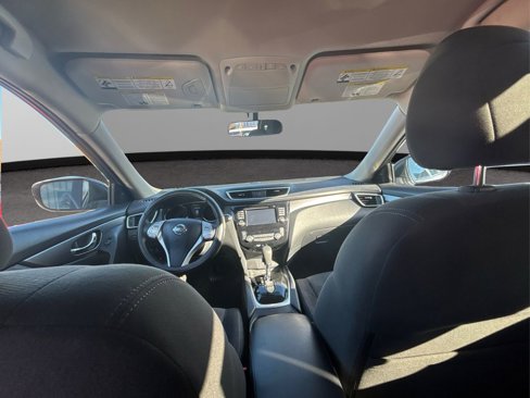 Used 2016 Nissan Rogue SV w/ SV Premium Package image 28