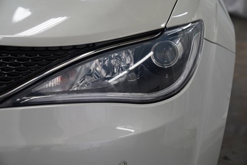 Used 2020 Chrysler Pacifica Touring-L Plus w/ Tire & Wheel Group image 15