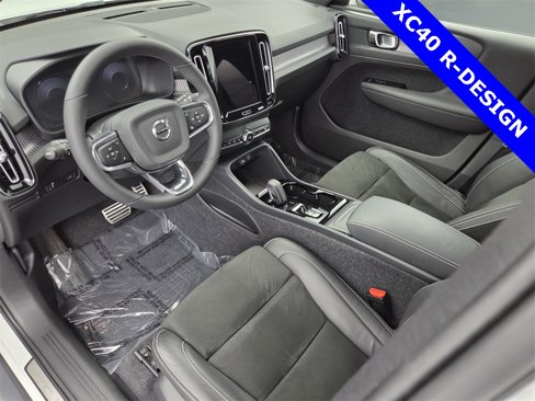 Used 2022 Volvo XC40 T5 R-Design w/ Advanced Package image 23