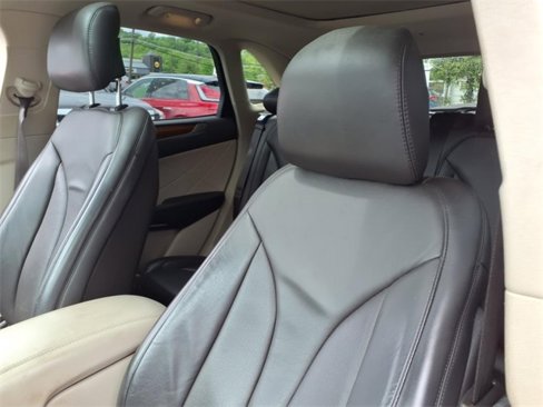 Used 2019 Lincoln MKC Select w/ Select Plus Package image 14
