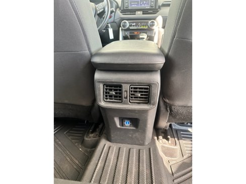 Used 2022 Toyota RAV4 LE image 11