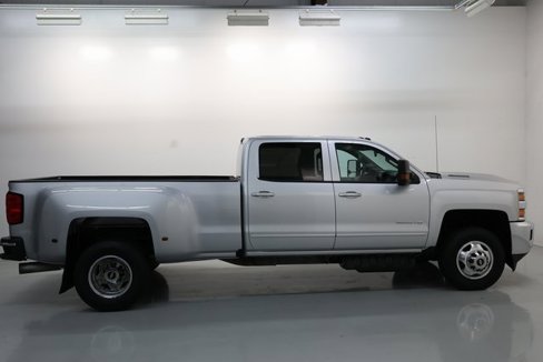 Used 2018 Chevrolet Silverado 3500 LT w/ LT Convenience Package image 16