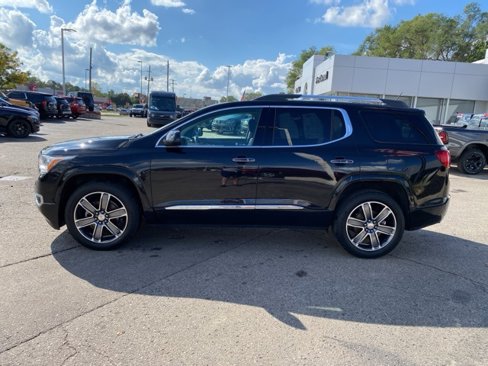Used 2019 GMC Acadia Denali image 9