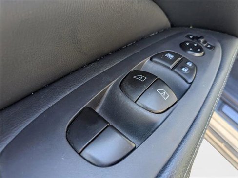 Used 2015 Nissan Pathfinder Platinum image 10