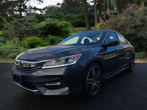 Used 2017 Honda Accord Sport Special Edition image 3