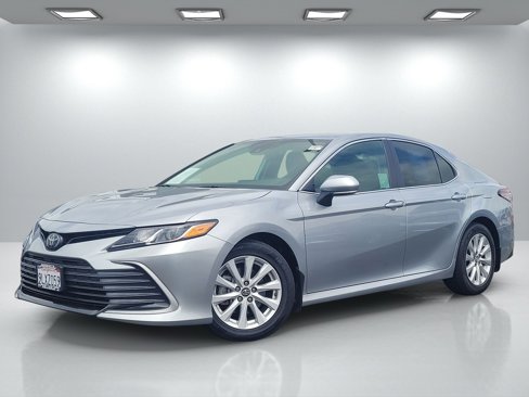Used 2023 Toyota Camry LE image 8