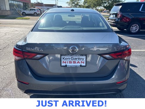 Used 2022 Nissan Sentra SV image 6