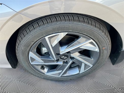 New 2025 Hyundai Elantra Sport image 28