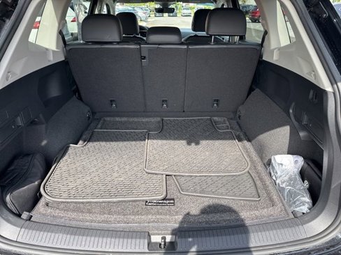 Certified 2022 Volkswagen Tiguan SE image 26