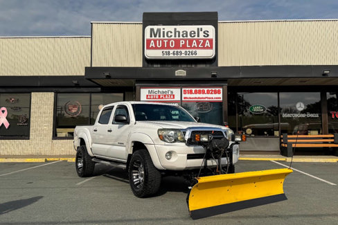 Used 2011 Toyota Tacoma 4x4 Double Cab image 2
