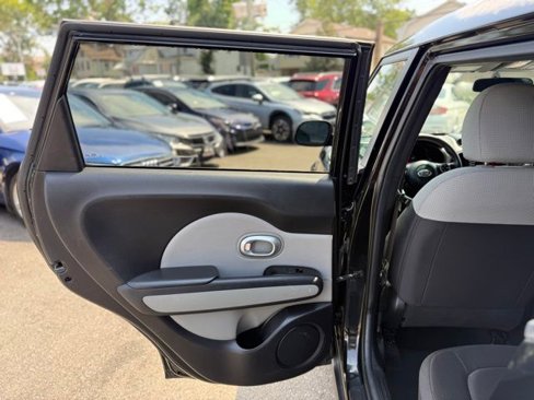 Used 2016 Kia Soul image 23