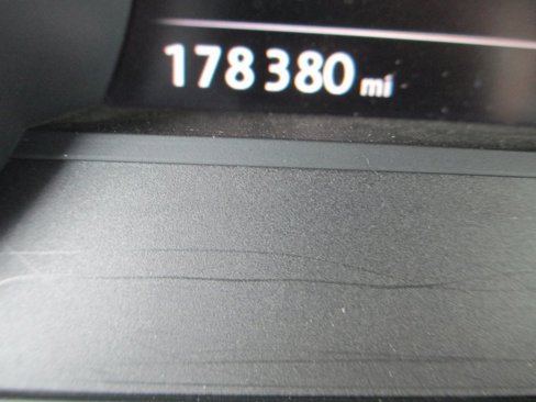 Used 2014 Volkswagen Touareg VR6 image 29