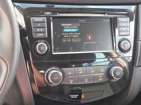 Used 2018 Nissan Rogue S image 23