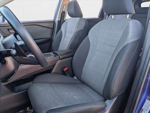 Used 2023 Nissan Rogue SV image 16