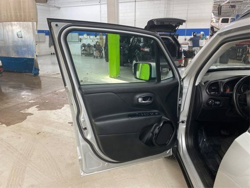 Used 2017 Jeep Renegade Altitude image 20