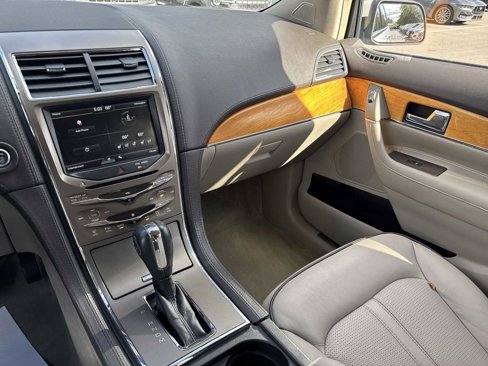 Used 2012 Lincoln MKX AWD image 24