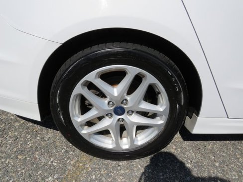 Used 2014 Ford Fusion SE image 27