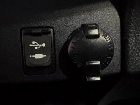 Used 2018 Toyota RAV4 LE image 10