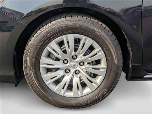 Used 2014 Toyota Camry LE image 22