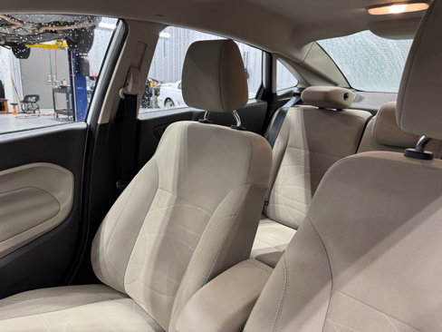 Used 2019 Ford Fiesta SE image 5