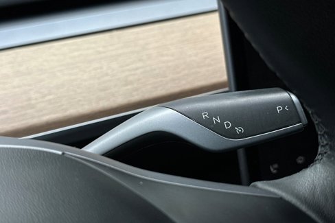Used 2022 Tesla Model Y Long Range image 18
