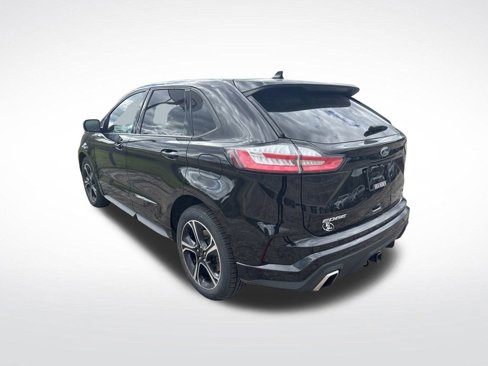 Used 2019 Ford Edge ST w/ Cold Weather Package image 3