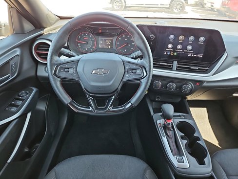 Used 2024 Chevrolet Trax RS w/ Driver Confidence Package image 8