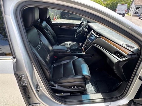 Used 2013 Cadillac XTS Luxury image 26