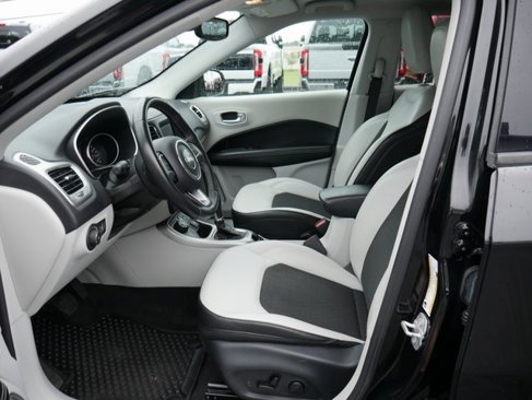 Used 2018 Jeep Compass Latitude w/ Popular Equipment Group image 2
