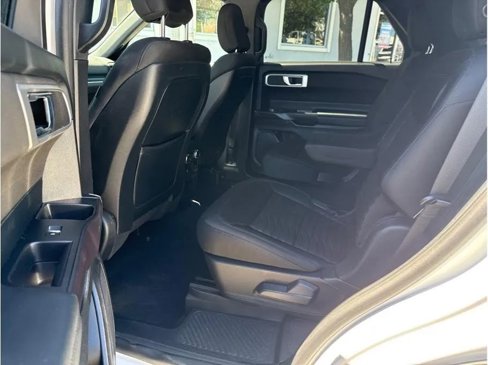 Used 2020 Ford Explorer XLT image 13
