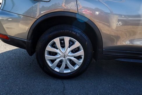 Used 2020 Nissan Rogue S image 27