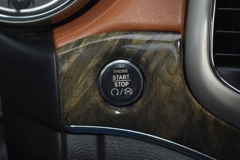 Used 2012 Jeep Grand Cherokee Overland Summit image 18
