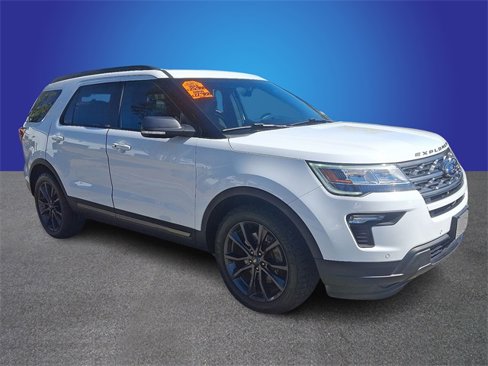 Used 2019 Ford Explorer XLT w/ Equipment Group 202A image 3
