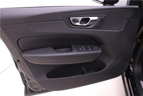 Certified 2025 Volvo XC60 B5 Core w/ Protection Package Premier image 13