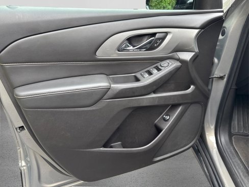 Used 2018 Chevrolet Traverse LT image 25