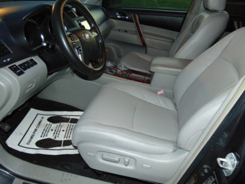Used 2013 Toyota Highlander Limited image 41