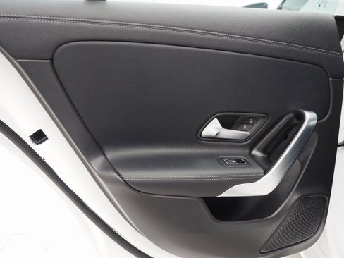 Used 2025 Mercedes-Benz CLA 250 image 35