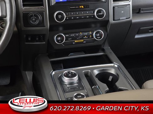 Used 2021 Ford Expedition Max XLT image 16