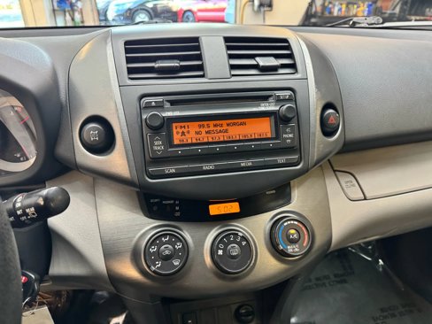 Used 2012 Toyota RAV4 4WD image 21