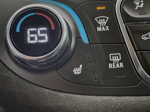 Used 2023 Chevrolet Malibu LT image 20