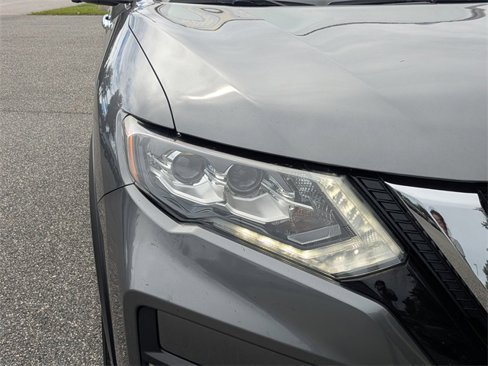Used 2019 Nissan Rogue SL w/ Premium Package image 9