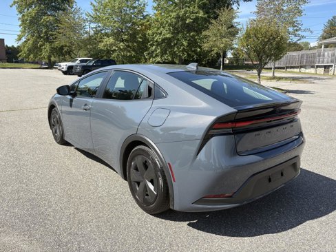 Used 2025 Toyota Prius LE image 5