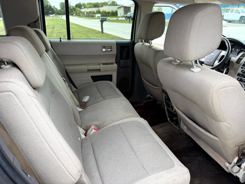 Used 2010 Ford Flex SE image 18