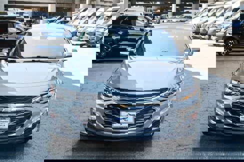 Used 2023 Chevrolet Malibu LT image 2